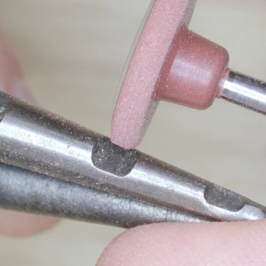 Bezel setting for a rose cut gemstone