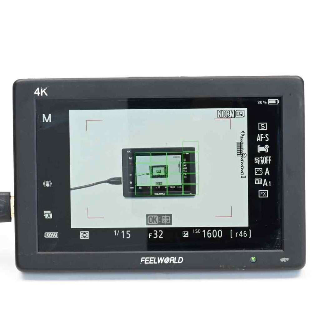 External camera screen External camera screen