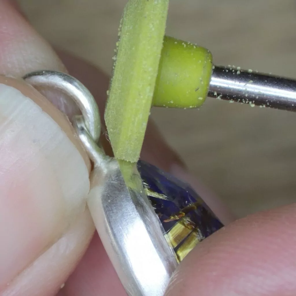 How to use a pumice wheel for bezel setting