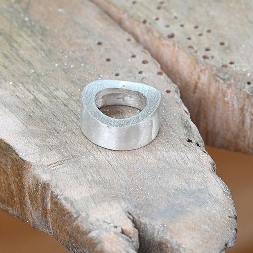 Saddle Ring_lucy walker jewelry
